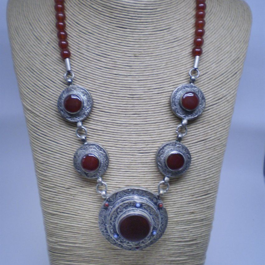 Collar Afgano de alpaca y piedras de cornalina