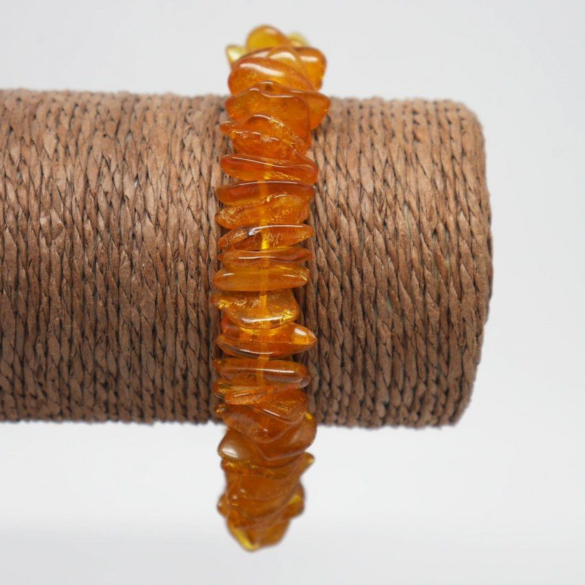alt=\"pulsera de ambar elastica en tonos amarillos. www.santelmotienda.com\"