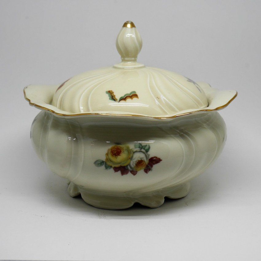 alt:\"bombonera de porcelana rosenthal antigua. wwww.santelmotienda.com\"