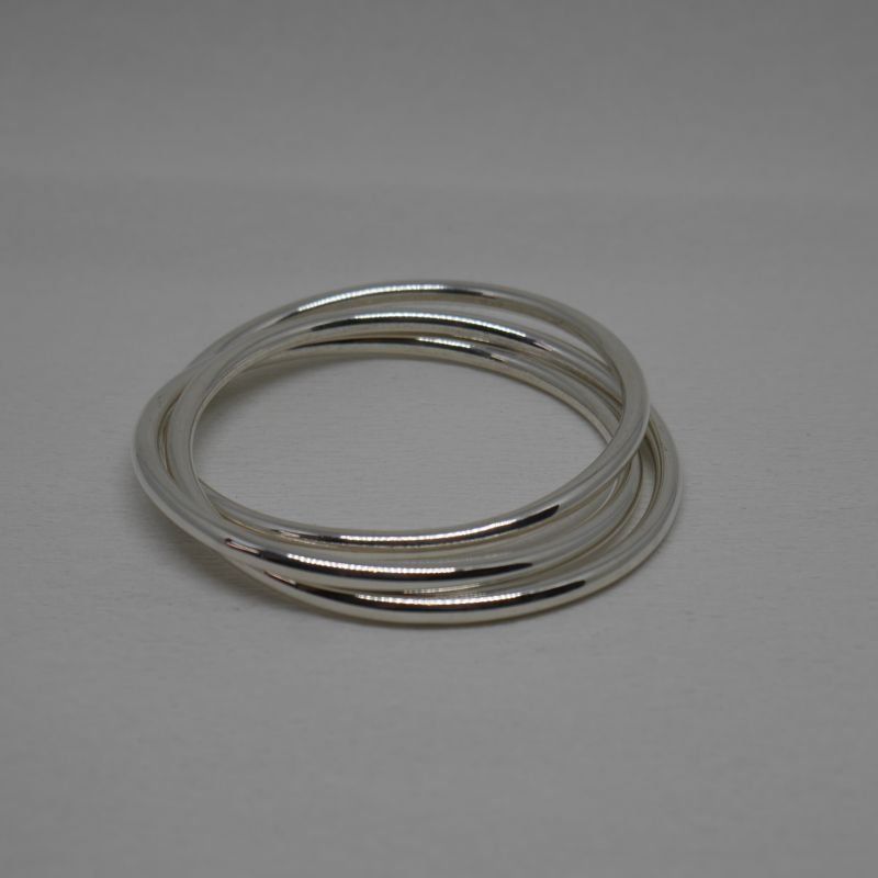 alt=\"Pulsera 3 aros de plata de ley 925 Mils.\"