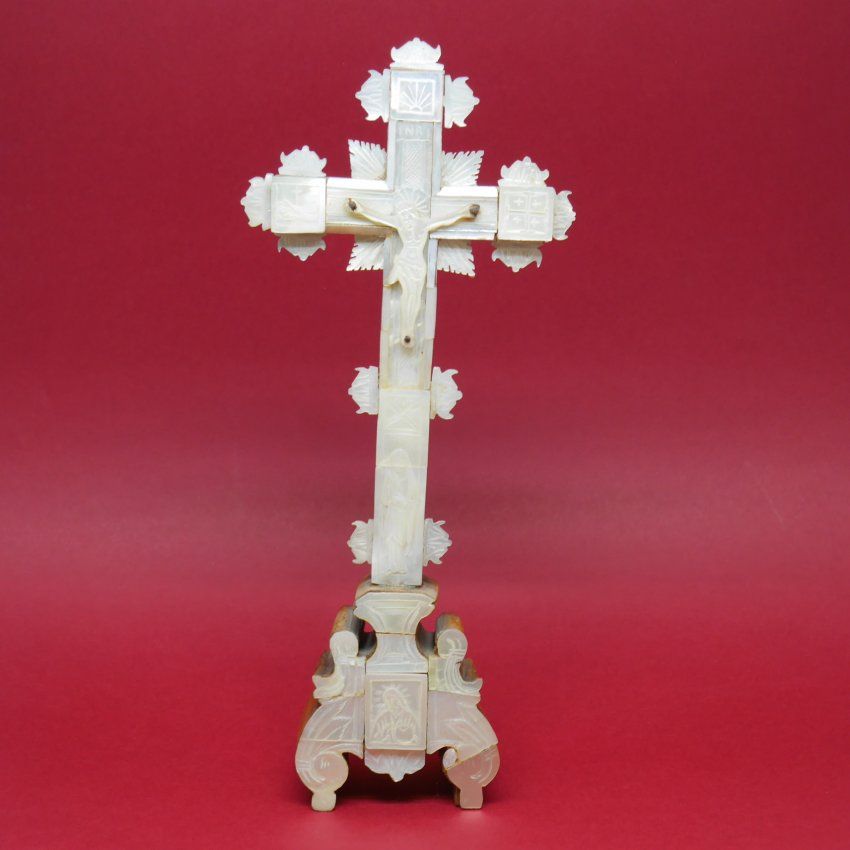 alt=\"Crucifijo de nacar antiguo\"