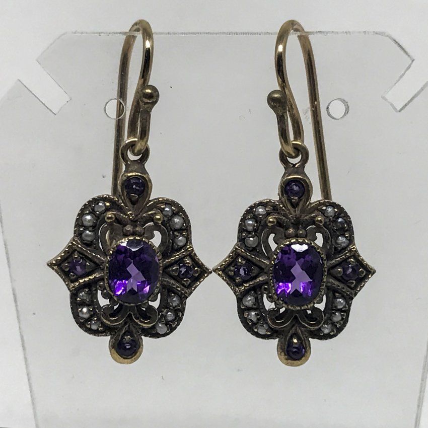 alt=\"Pendientes de oro bajo 9 K. con amatistas y perlitas\"