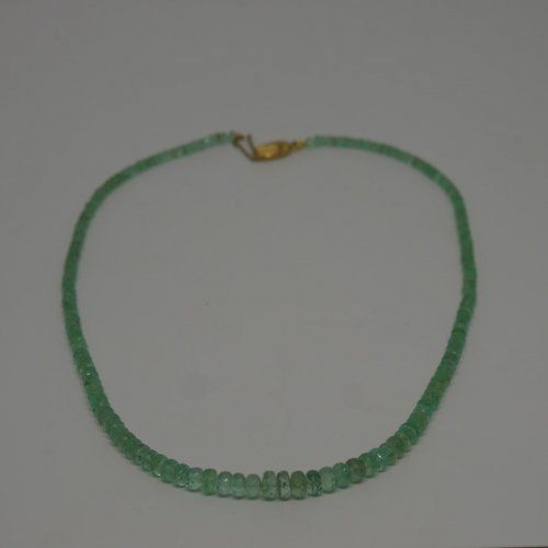 alt=\"collar esmeraldas con cierre de oro. www.santelmotienda.com\"