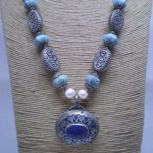 Collar Afgano de alpaca con 6 turquesas y centro de lapislazuli