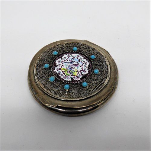 Alt=\"Polvera antigua de plata con esmalte y simil de turquesas.www.santelmotienda.com\"