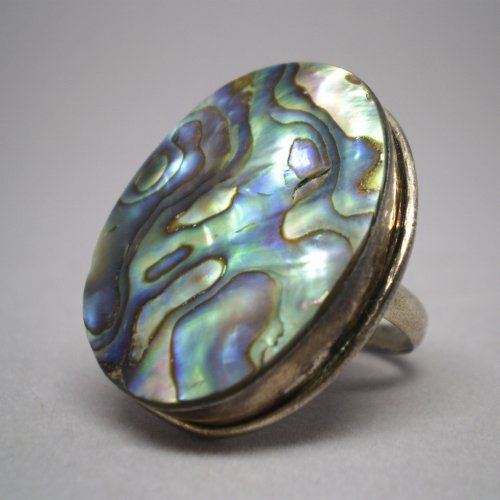 Sortija ovalada de plata de ley 925 Mils. con nacar