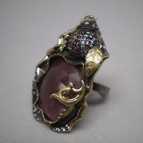 Sortija India de plata de ley 925 Mils. y plata dorada con circonitas y rubí