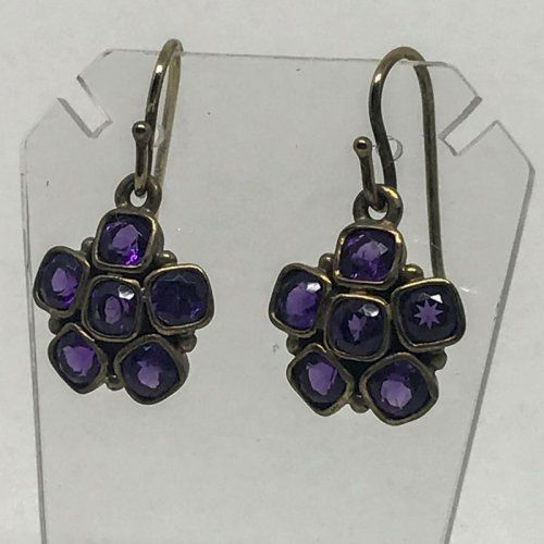 alt=\"Pendientes de oro bajo 9  K. con amatistas\"