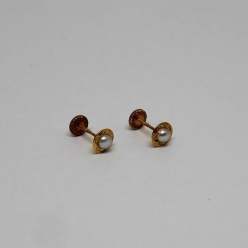 alt=\"Pendientes niña de oro de ley 18 K. con perla cultivada Japonesa\"