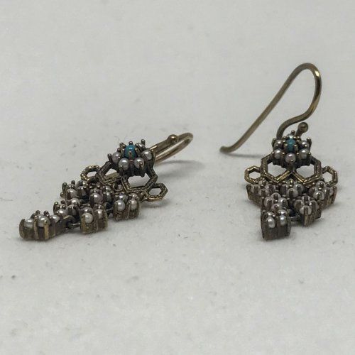 alt=\"Pendientes de oro 9 K. con turquesas y perlitas\"