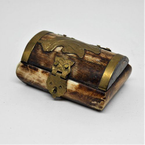 Alt=\"caja antigua de hueso, madera y laton.www.santelmotienda.com\"