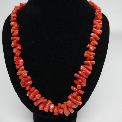 Collar de Raíz de Coral con cierre de Plata de ley 925 Mils.