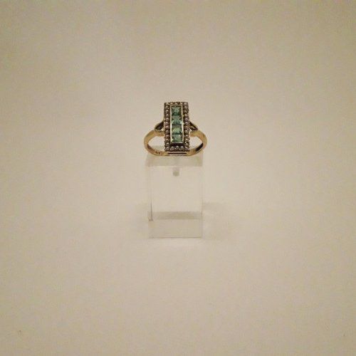 alt=\"Sortija de oro bajo 9 K. con esmeraldas y perlas de aljofar\"