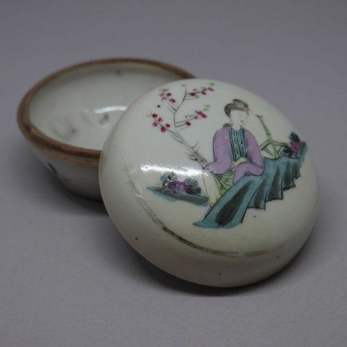 alt=\"Caja de porcelana China, principios del Siglo XX\"JPG