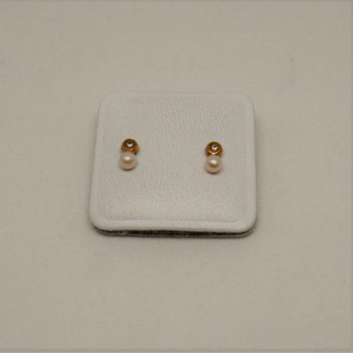 alt=\"pendientes niña oro de ley 18 K. con circonitas y perlas cultivadas\"