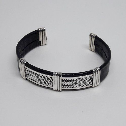 Pulsera brazalete de plata de ley, 925 Mils. y cuero negro