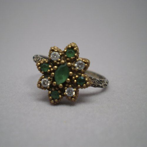 Sortija de plata de ley 925 Mls. y plata dorada, circonitas y piedras semipreciosas verdes