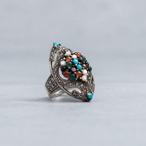 Alt=\"sortija lanzadera de plata de Ley 925 Mils. con naturales de nacar, turquesas, agatas y cornalitas. www.santelmotienda.com\"