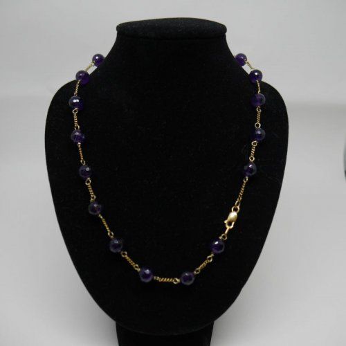 alt=\"Collar de Oro de ley 18 K. con Amatistas facetadas\"