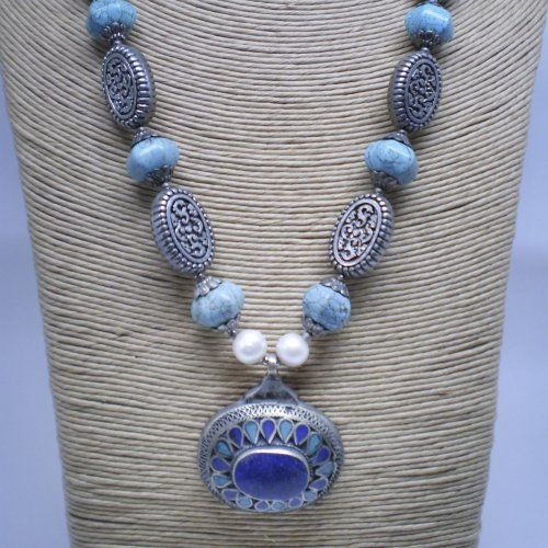 Collar Afgano de alpaca con 6 turquesas y centro de lapislazuli