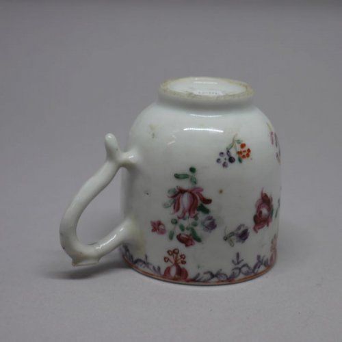 alt=\"Taza de porcelana Compañía de Indias, principios del Siglo XX\"JPG
