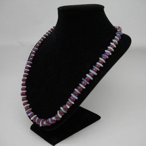 alt=\"Collar de Rubies y Ópalos con cierre de Oro de ley 18 K.\"