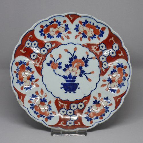 alt=\"Plato de porcelana Japonesa Imari, principios del siglo XX\"JPG